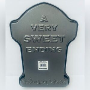 Bradshaw Tombstone Cake & Cookie Pan “A VERY SWEET ENDING” Halloween NWT